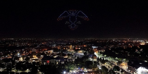 Konya Büyükşehir 30 Ağustos Zafer Bayramı’na Özel 250 Dron ile Işık Gösterisi Gerçekleştirdi