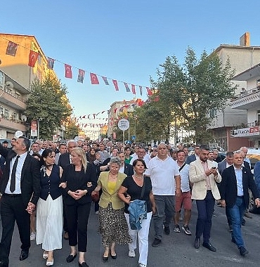 kultur-sanat-ve-baris-sarayda-bulustu.jpg