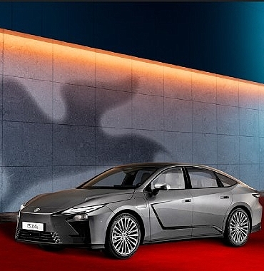 lexus-sinema-dunyasiyla-ortak-vizyonunu-82-venedik-film-festivalinde-paylasiyor.jpg