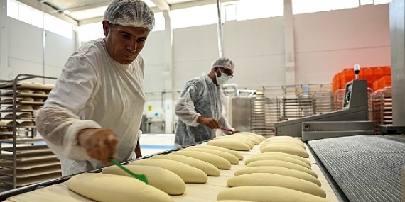 Lezzetli ve kaliteli ekmek uygun fiyatla halkla buluşuyor