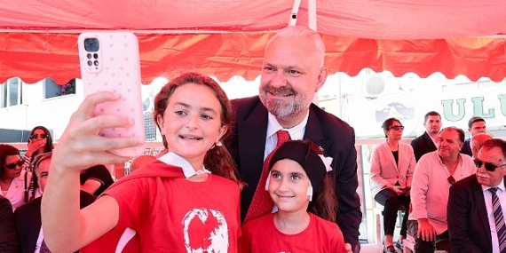Menemen’de Zafer Bayramı coşkusu yaşandı