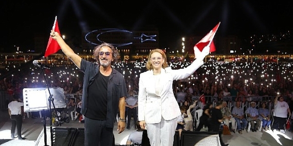 Meydanda ‘Zafer’ coşkusu
