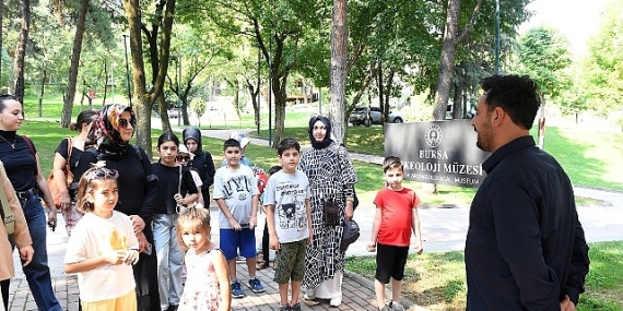 Minik arkeologlar müzeleri keşfediyor