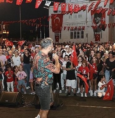mudanya-30-agustosun-direnis-ruhunu-meydanlara-tasidi.jpg