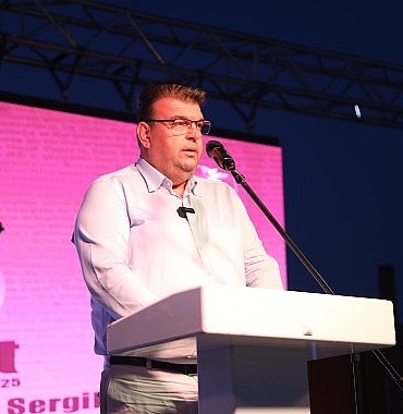 teosfest-basladi-sanatcilar-sehri-seferihisar-sanatla-bulustu.jpg