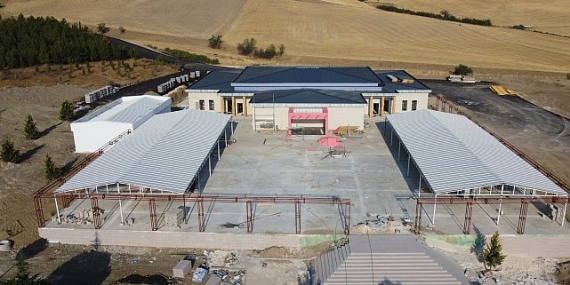 15 Yeni Esere Görkemli Açılış