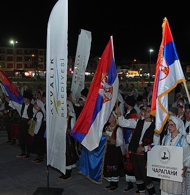 5-ulke-17-halk-danslari-ekibi-ve-700-dansciyla-festival-bu-yil-da-gorkemli-gecti.jpg