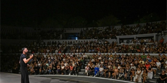 Aşkım Kapışmak ile İzmir Enternasyonal Fuarı’nda kahkaha dolu gece