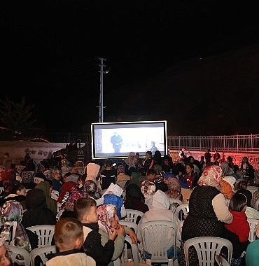 baskan-altay-101-mahallemizdeki-sinema-gunlerinde-70-binden-fazla-hemsehrimizi-misafir-ettik.jpg