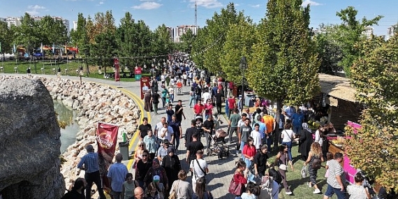 Başkan Altay Tüm Lezzet Tutkunlarını Pazar Akşamına Kadar Devam Edecek GastroFest’e Davet Etti