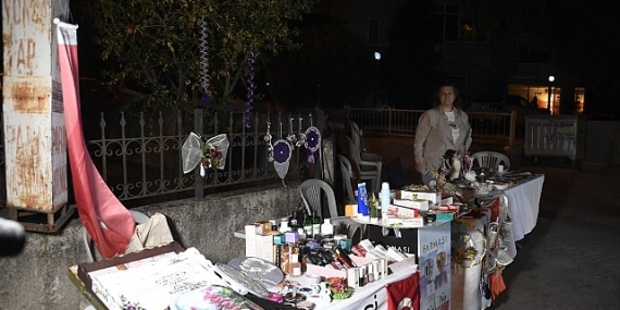 Bu sokakta eğlence ve alışveriş bir arada