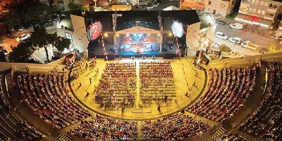 Çeşme Festivali’nde ilk gün coşkusu