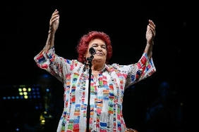 cim-konserlerinde-selda-bagcan-ruzgari-esti.jpg