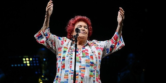 Çim Konserleri’nde Selda Bağcan rüzgarı esti