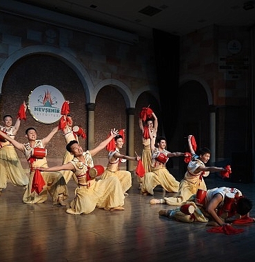 cin-kulturu-dans-esliginde-sanatseverlerle-bulustu.jpg