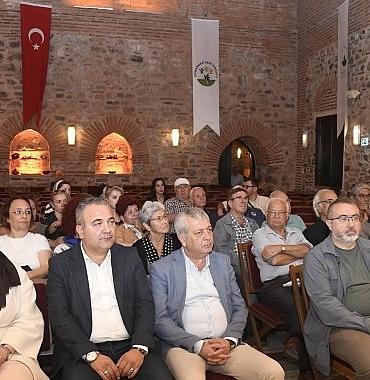 dil-bayraminin-93uncu-yil-donumu-osmangazide-kutlandi.jpg