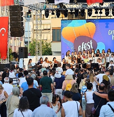 efest-2025-renkli-goruntulerle-basladi.jpg
