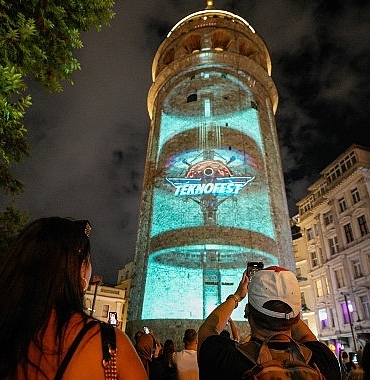 galata-kulesi-teknofestin-isigiyla-parladi.jpg