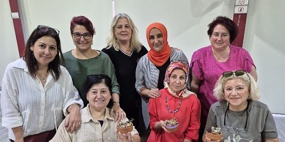 Gölcük’te Kadınlar Kendi Mumlarını Tasarladı