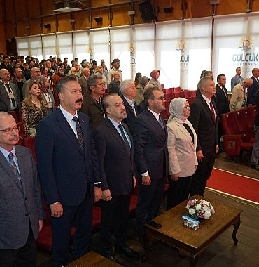hareket-dergisi-ve-nurettin-topcu-sempozyumu-basladi.jpg