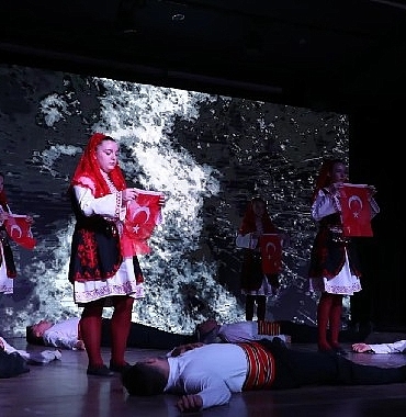 inegolun-kurtulusunun-103-yillik-hikayesi-sahnede-sergilendi.jpg