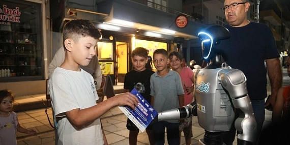 İnsansı Robot Canik Sokaklarında