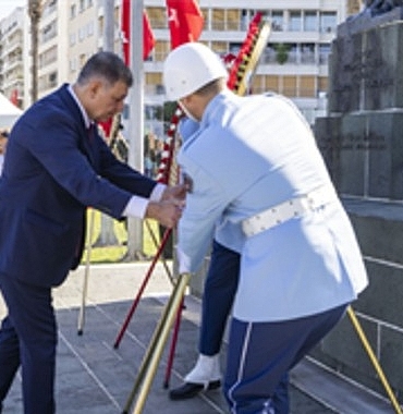 izmirde-geleneksel-zafer-yuruyusu.jpg