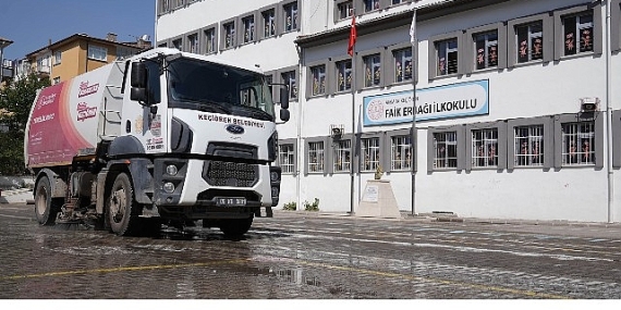 Keçiören Belediyesi’nden Okullarda Temizlik Seferberliği