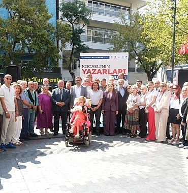 kocaelinin-yerel-yazarlari-bu-fuarda.jpg