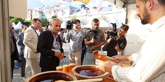 Küçükçekmece’de Trabzon Rüzgârı Başladı