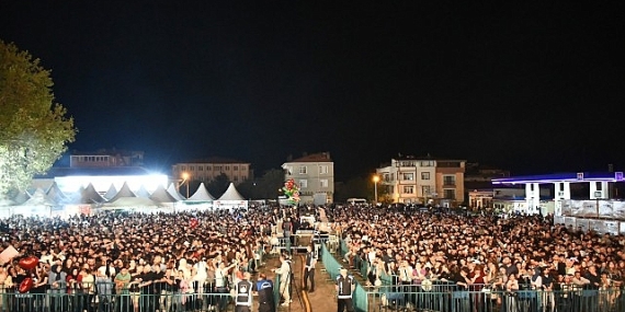 Malkara Kömür ve Süt Ürünleri Festivali Derya Uluğ ile Zirve Yaptı