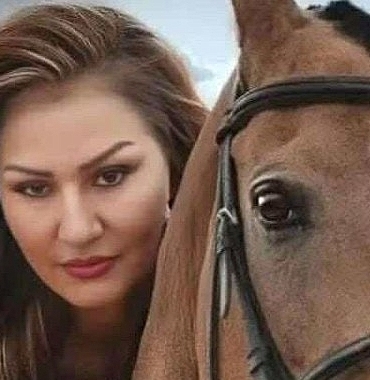 melis-melina-dubaide-klip-cekti.jpg