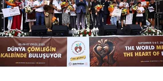 Menemen Belediyesi Uluslarası Çömlek Festivali’ne muhteşem final