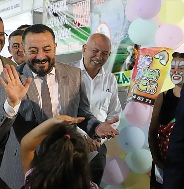 odemis-41-milli-fuarda-90lar-ruzgari.jpg