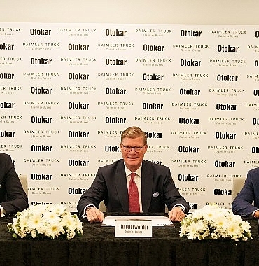 otokar-ve-daimler-buses-uretim-anlasmasi-imzaladi.jpg