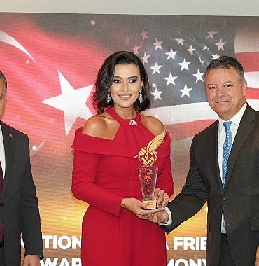 tarih-ve-diplomasi-new-yorktaki-turk-evinde-bulustu.jpg