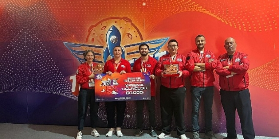 TEKNOFEST 2025’te Bergama Öğretmen ve Öğrencilerinden Çifte Başarı