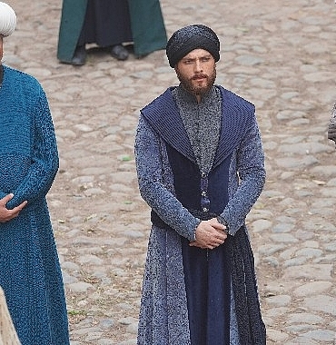 yildiz-oyunculari-ilk-kez-bulusturan-mevlana-mest-i-ask-geliyor.jpg