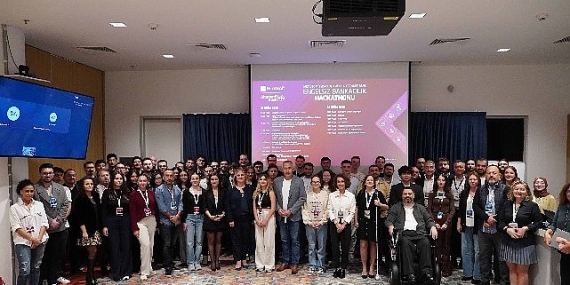 Alternatif Bank ve Microsoft Türkiye’nin düzenlediği “Yapay Zekanın Gücüyle Engelsiz Bankacılık Hackathonu”nun kazananları belli oldu