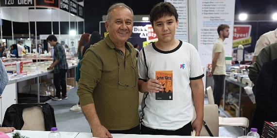 Antalya Kitap Fuarı’na öğrencilerden yoğun ilgi
