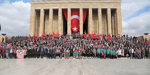 Başkan Özarslan ve Binlerce Keçiörenli Anıtkabir’de Ata’nın Huzurunda