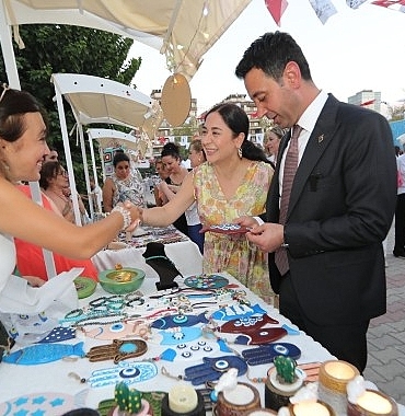bayraklinin-ureten-kadinlarina-ozel-sergi.jpg