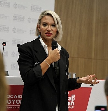 buharali-kocaeli-kitap-fuarinda-ruhsal-yolculugunu-anlatti-merkeze-allahin-rizasini-koyun.jpg