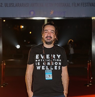 dunyanin-ilk-yapay-zeka-belgeseli-post-truth-altin-portakaldaydi.jpg