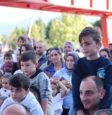 fenomen-dogancan-ozadli-kitap-fuarini-salladi.jpg