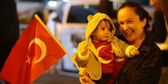 Karabağlar ‘da Coşkulu Cumhuriyet Korteji