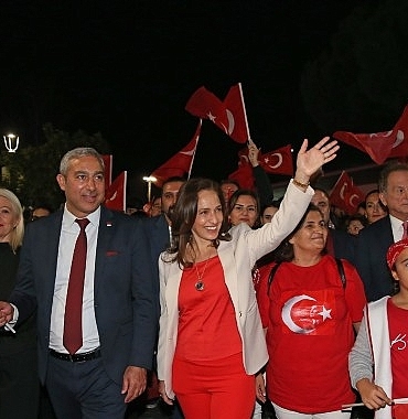 karsiyaka-29-ekimde-gelincik-tarlasina-donusecek.jpg