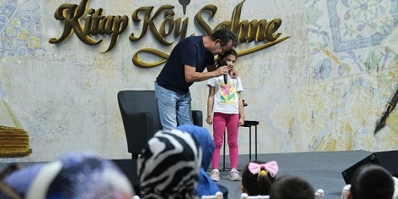 Kılavuz Kitap Köyü, fuara renk katıyor