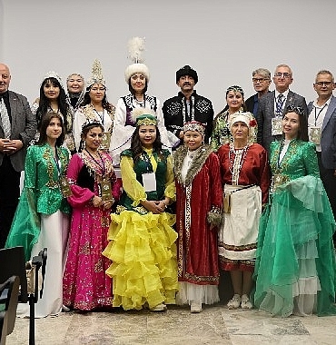 kocaeli-kitap-fuarinda-derinlikli-soylesiler.jpg