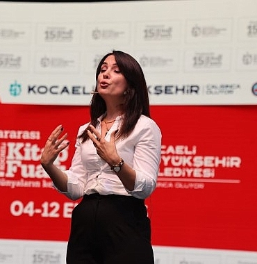 kocaeli-kitap-fuarinda-ebeveynlige-derin-bakis.jpg
